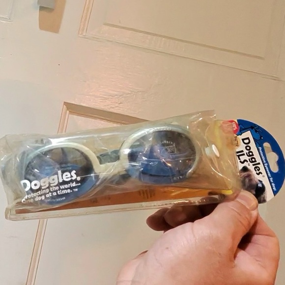 Doggles Protective Dog Goggles Glasses Blue Size Medium - Picture 1 of 6